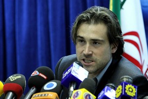 Stone, Sean addresses reporters