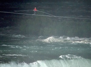 Wallenda crossing Niagra