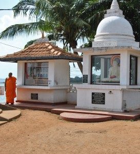 Buddhist_shrine_in_Kilinochhi_Sri_Lanka