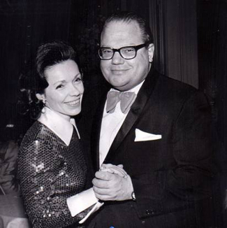 Hunt with wife Caroline in 1972 (Larry Provart/Dallas Morning News)