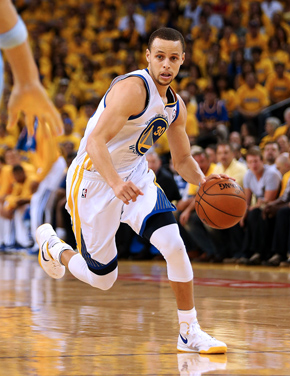 stephen curry moves the ball