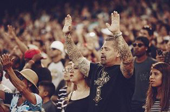 Worshipful crowd