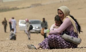 Refugees flee Mosul