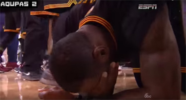 LeBron on knees2