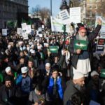 Muslims in london protest Mohammad cartoon