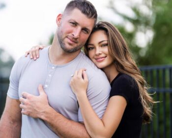 Tim Tebow's wife overcame terrifying carjack in South Africa