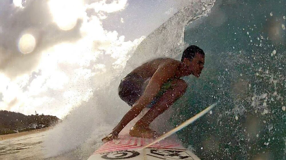 Blind surfer conquered Pipeline with eyes of faith God Reports