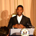 American_Artist_Usher_Delivers_Remarks_at_the_2015_Kennedy_Center_Honors_Dinner_in_Washington_(23586745516)