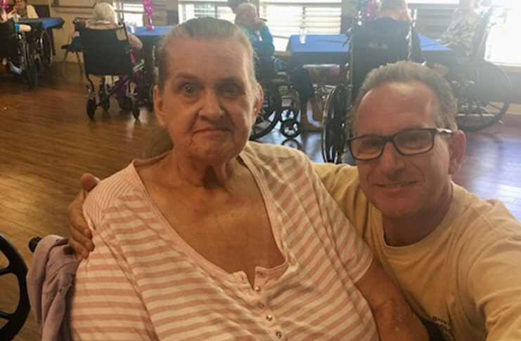 Dumpster diving elderly woman caused restaurant owner to start ministry